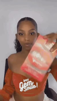 Pose d'un strass dentaire à la maison — kit GemSmile, vidéo 2